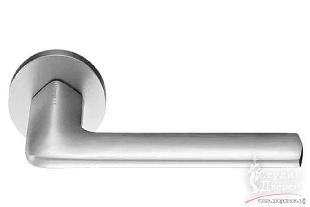 Ручка дверная на круглой розетке 6 мм OAKA MH-61-R6 SC матовый хром